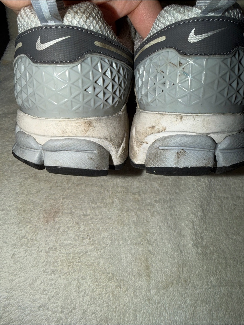 Boys Nike Sneakers - Picture 4 of 7